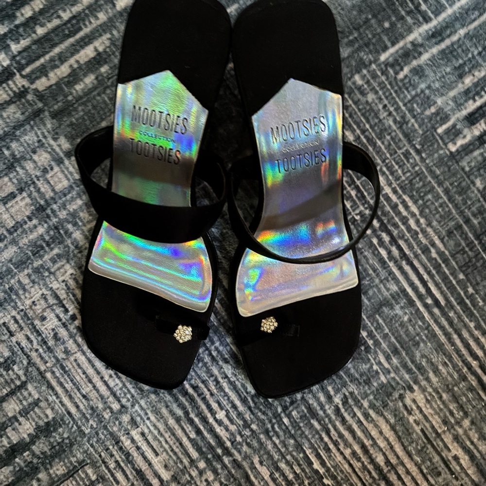 Mootsies Tootsies Black Sandals with Silver Accents